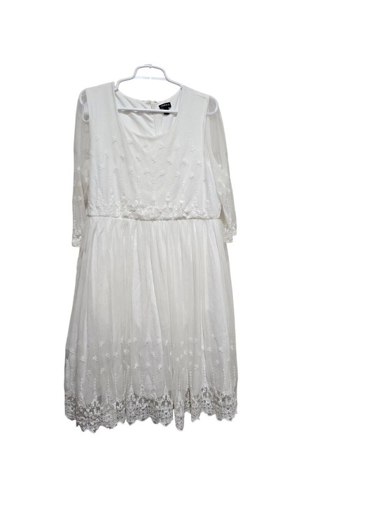 torrid Dresses & Skirts - Torrid White Embroidered Tulle Fit & Flare Midi Dress Size 16